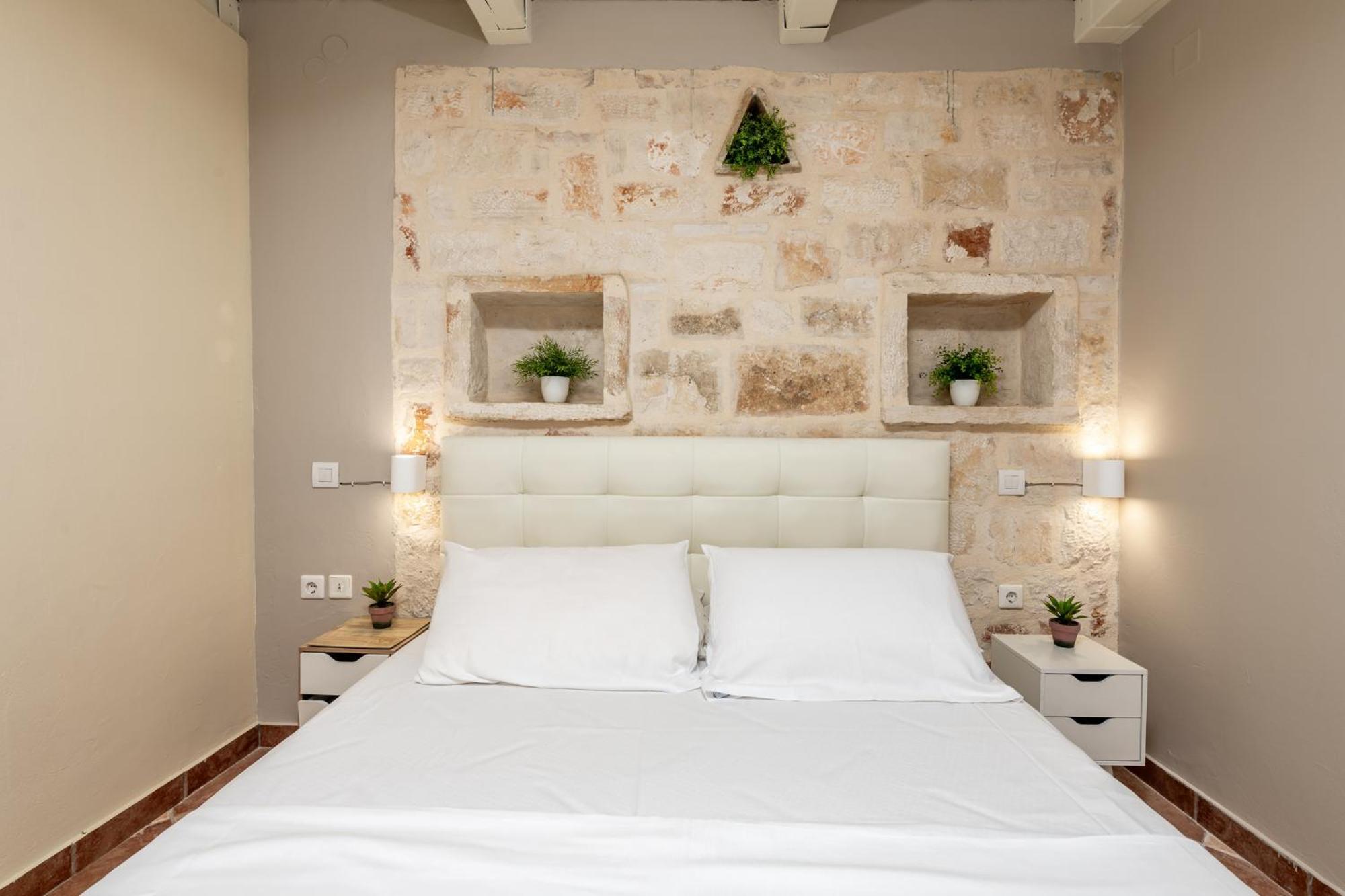 Orama Stone Apartments - Authentic Hospitality In A Historical Location, By Zantewize חדר תמונה